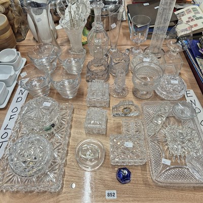 Lot 852 - Dressing table glass, dessert bowls, a...