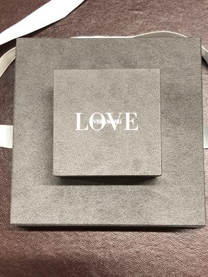 Lot 1134 - Vera Wang "LOVE" - an 18ct white gold designer...