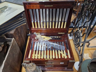 Lot 409 - A mahogany canteen of cutlery