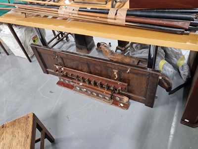 Lot 422 - A group of vintage snooker cues etc.