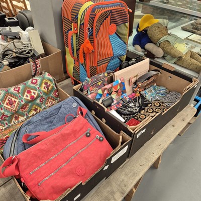 Lot 875 - Handbags and evening bags together with a...