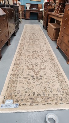 Lot 269 - An oriental runner of Persian design 515 x 92cms