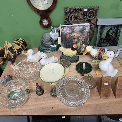 Lot 933 - Ceramic ducks, glass serving bowls, onyx book...