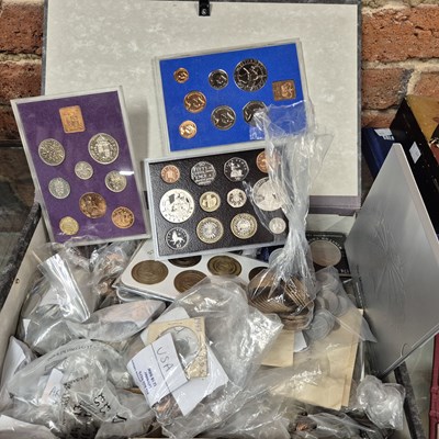Lot 975 - A large collection of loose GB coinage and...