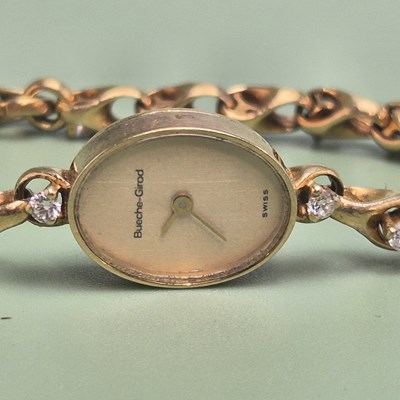 Lot 1079 - A vintage ladies Bouche Girod Wristwatch with...