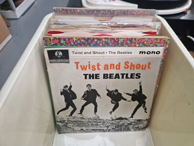 Lot 619 - The Beatles - Approx 37 x 7" single records &...