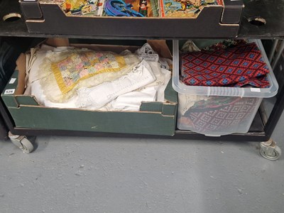 Lot 526 - A collection of table linen and lace together...