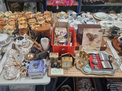 Lot 680 - A Ridgway Homemaker pattern tea pot, stamps,...