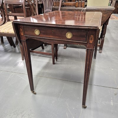 Lot 17 - A George III mahogany Pembroke table. H 70 W...