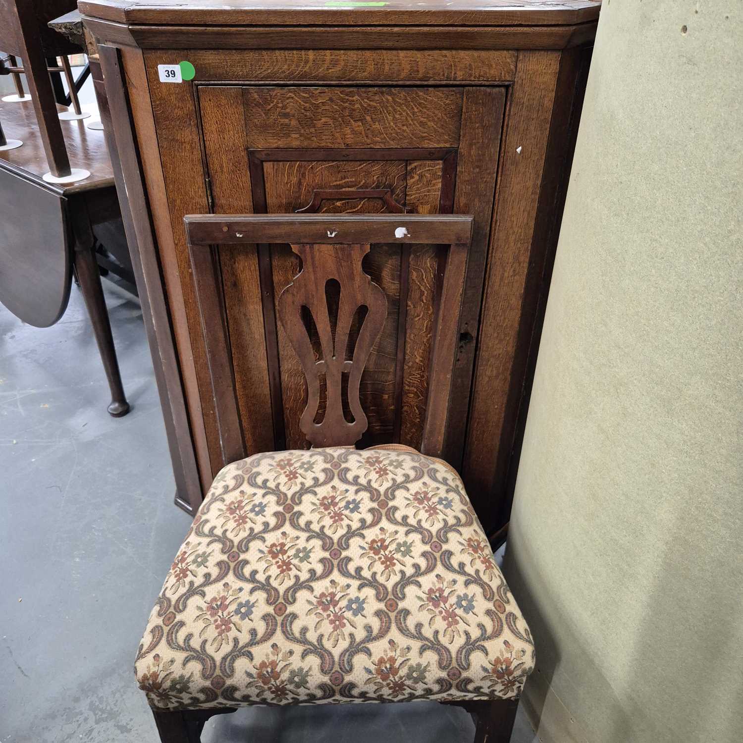 Lot 39 - An 18th century oak corner cabinet and a small...