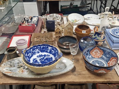 Lot 764 - An Imari bowl, a Japanese fish platter, gilt...