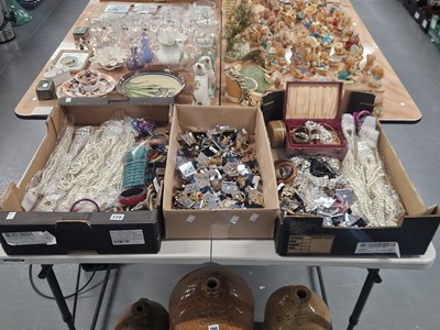 Lot 779 - A collection of dress jewellery pearls,...