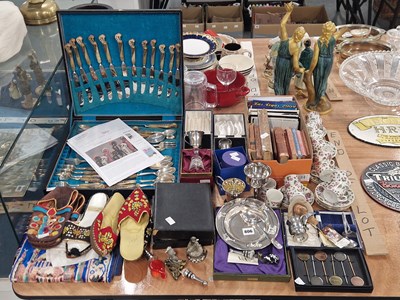 Lot 806 - A cantine of Jezzine cutlery, some...