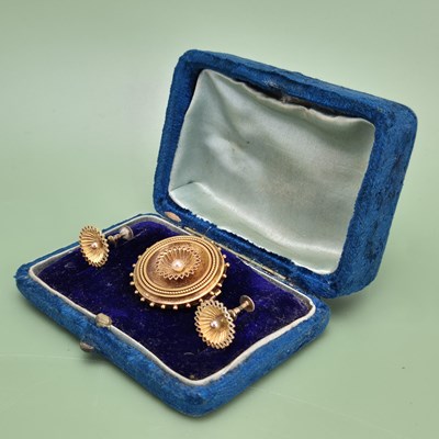 Lot 1001 - An Edwardian 18ct gold and pearl memorial...