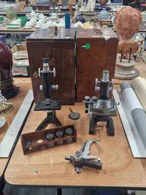 Lot 842 - A mahogany cased Beck monocular microscope...