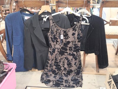 Lot 995 - A Pallo De Gerard brown and navy flocked...