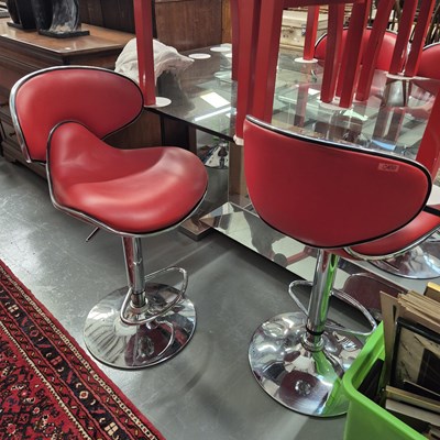 Lot 202 - A set of four bar stools