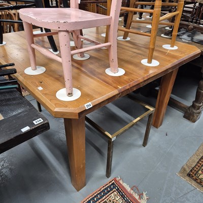 Lot 254 - A vintage pine kitchen/dining table. H 79 W...