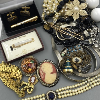 Lot 1063 - An antique Charles Horner silver enamelled...