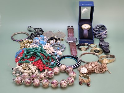 Lot 1076 - A large collection of vintage and other...