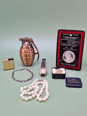 Lot 1081 - A German civic commemorative gold medal struck...