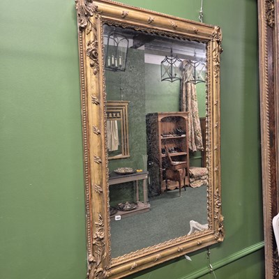 Lot 460 - A Victorian gilt framed mirror, 157x110
