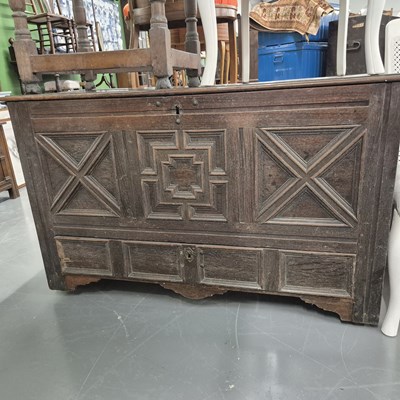 Lot 123 - An 18th century oak mule chest. H83 W134 D 56cm.