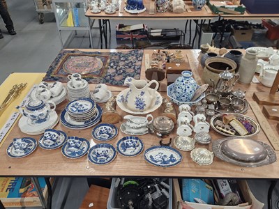 Lot 890 - Electroplate to include a coffee set, a wash...