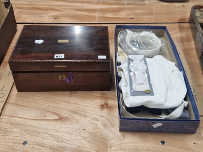 Lot 921 - Gent's white bow ties, collars and waistcoat...