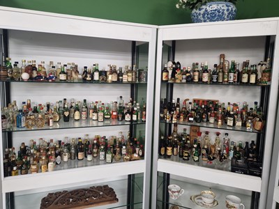 Lot 975 - A large collection of miniature bottles of...