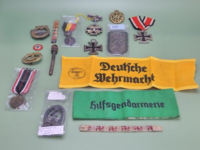 Lot 1147 - Gernan WWII air and sea badges together with...