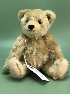Lot 1273 - A mid 20th century Steiff teddy bear H 25cm