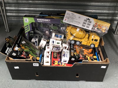 Lot 531 - A collection of Chinese boxed vehicles, robots...