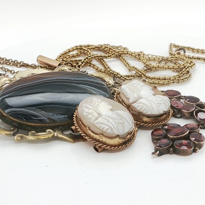 Lot 1085 - An antique collet set garnet necklace with a...