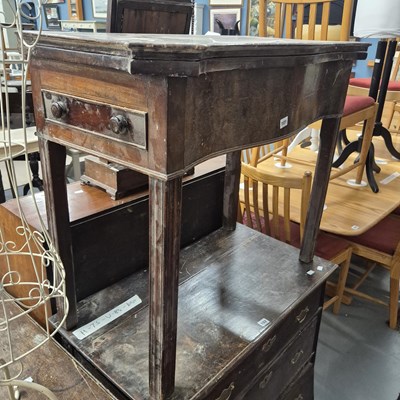 Lot 101 - An 18th century mahogany fold over top...