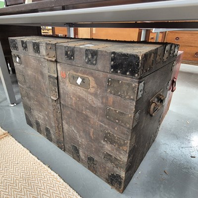 Lot 190 - An antique oak silver chest