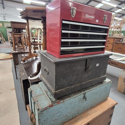 Lot 191 - A tool box and two tool chests