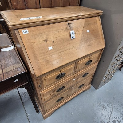 Lot 197 - A modern pine bureau H 104cm W 81cm D 50cm