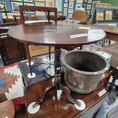 Lot 206 - An early 19th century tripod table H 69cm Ø 59cm