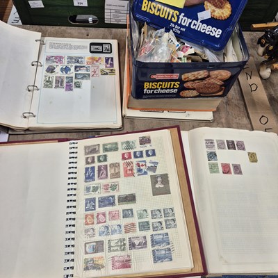 Lot 752 - A collection of stamps, loose and in albums