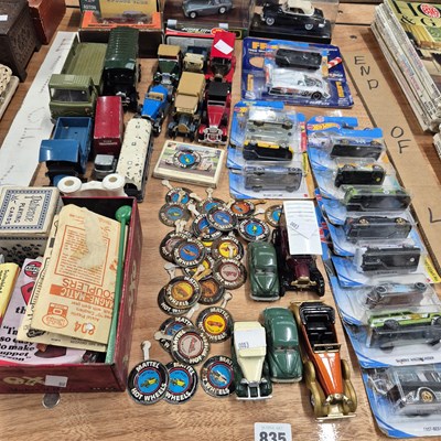 Lot 835 - A selection of die-cast and other model cars,...