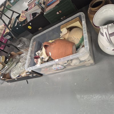 Lot 882 - Assorted china and glass