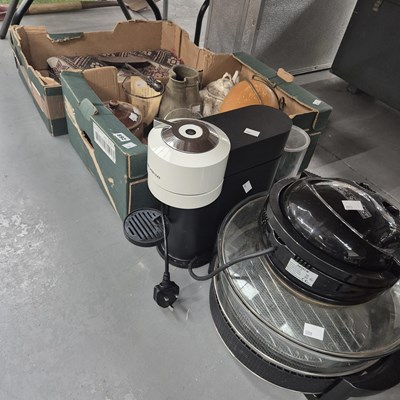 Lot 892 - A Nespresso coffee machine, a halogen cooker...