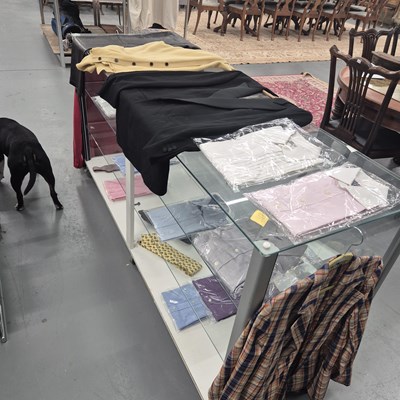 Lot 909 - A group of vintage clothing, gent's shirts,...