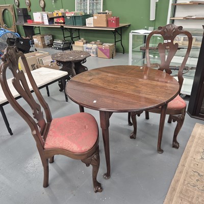 Lot 496 - A pair of early Georgian style side chairs and...