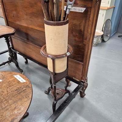 Lot 292 - An 18th century style ring top wash stand and...