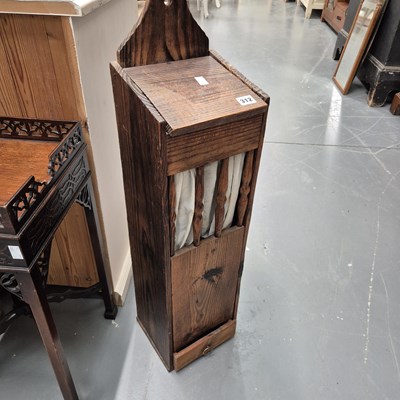 Lot 312 - A pine baguette box