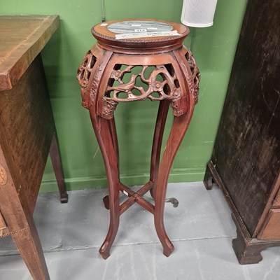 Lot 314 - An oriental urn stand