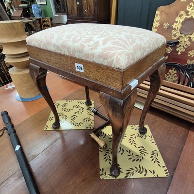 Lot 409 - A dressing stool
