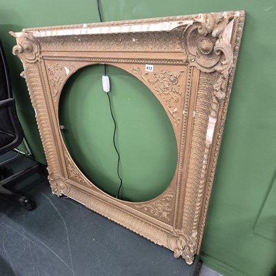 Lot 412 - A Victorian gilt picture frame
